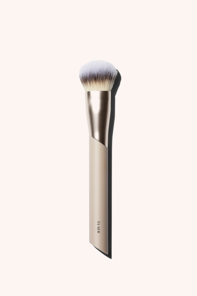 106 Buffing Foundation Brush 106 Buffing Foundation Brush