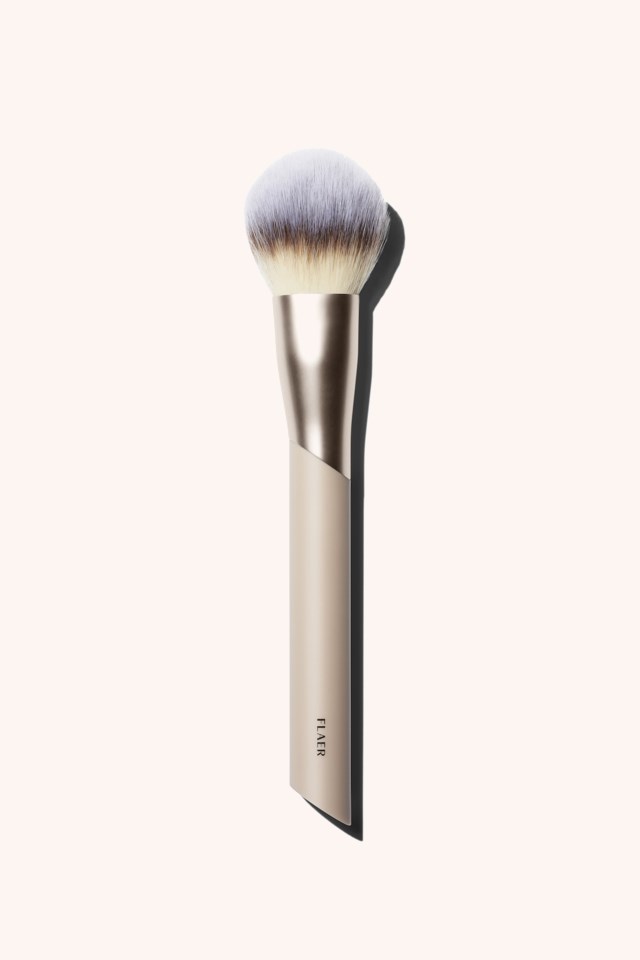 105 All Around Powder Brush 105 All Around Powder Brush
